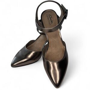 NWOT Clarks Gunmetal Strappy Kitten Heel Pumps. Glam. Comfort. Night out